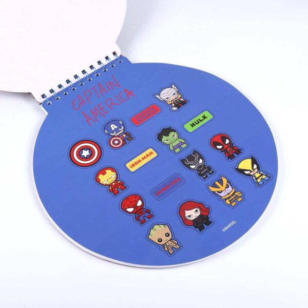 Cerdà Album con colori Scudo Capitan America + adesivi - immagine 2
